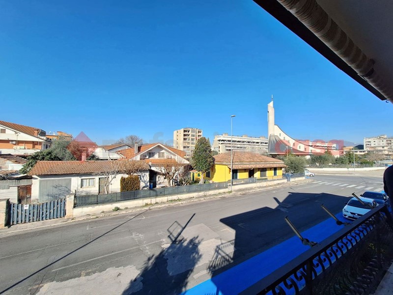 Appartamento in Vendita a Frosinone, 69'000€, 80 m²