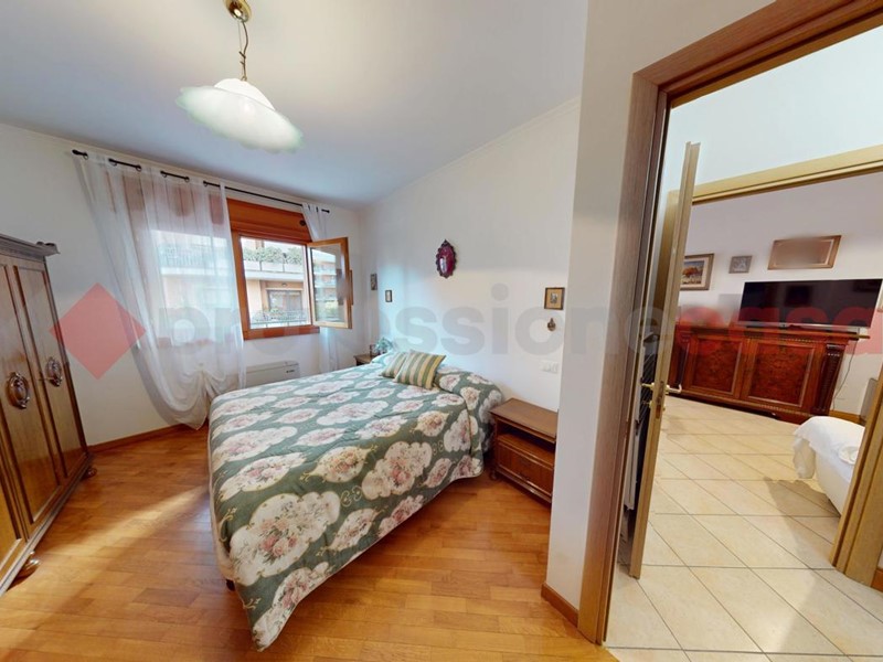 Bilocale in Vendita a Roma, 210'000&euro;, 53 m²