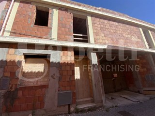 Casa Indipendente in Vendita a Sinnai, 130'000€, 90 m²