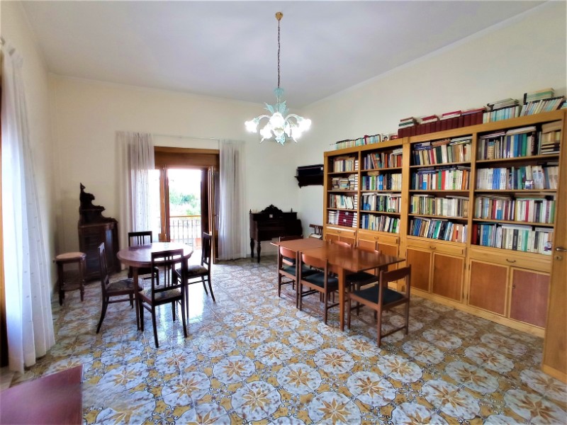 Appartamento in Vendita a Trepuzzi, 128'000€, 160 m²