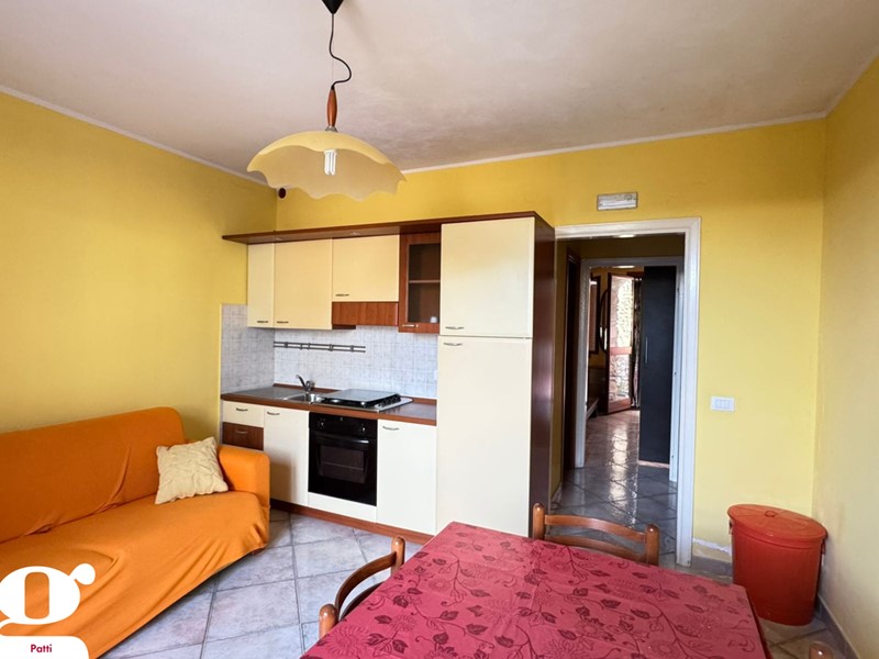 Bilocale in Vendita a Patti, 150'000€, 49 m², arredato