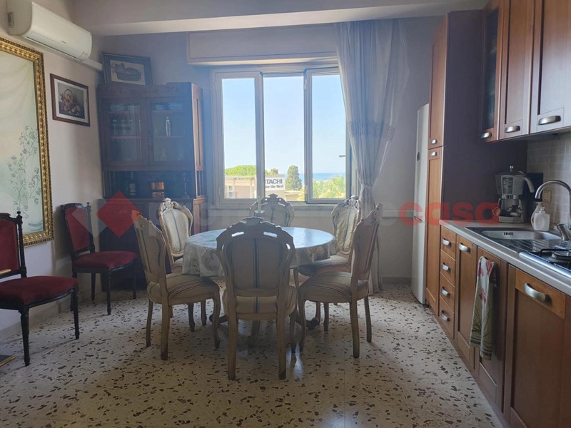 Trilocale in Vendita a Reggio Calabria, 75'000€, 86 m²