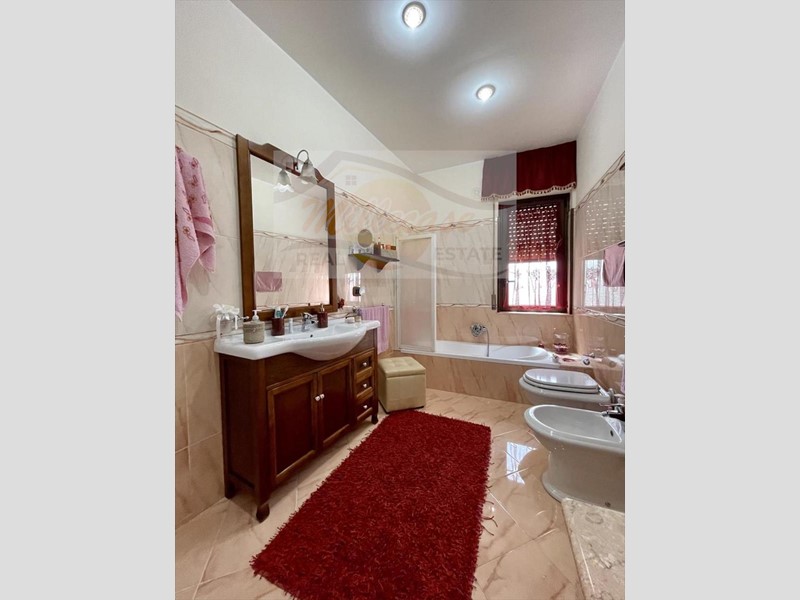 Quadrilocale in Vendita a Siracusa, zona Tisia - Tica - Zecchino, 118'000&euro;, 108 m²