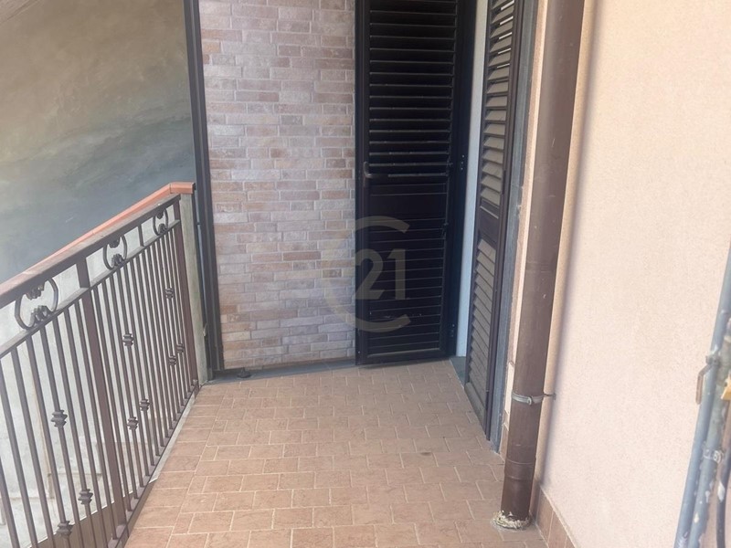 Quadrilocale in Vendita a Mascalucia, zona Apollo 13, 155'000€, 90 m², con Box