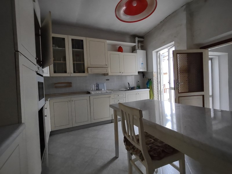 Appartamento in Vendita a Jesi, 90'000€, 90 m²
