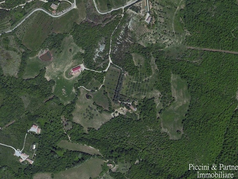 Casa Indipendente in Vendita a Umbertide, zona Migianella, 1'500'000€, 349 m²