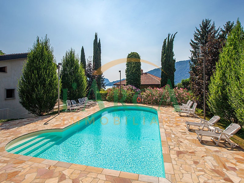 Casa Indipendente in Vendita a Sarnico, 290'000€, 170 m², con Box