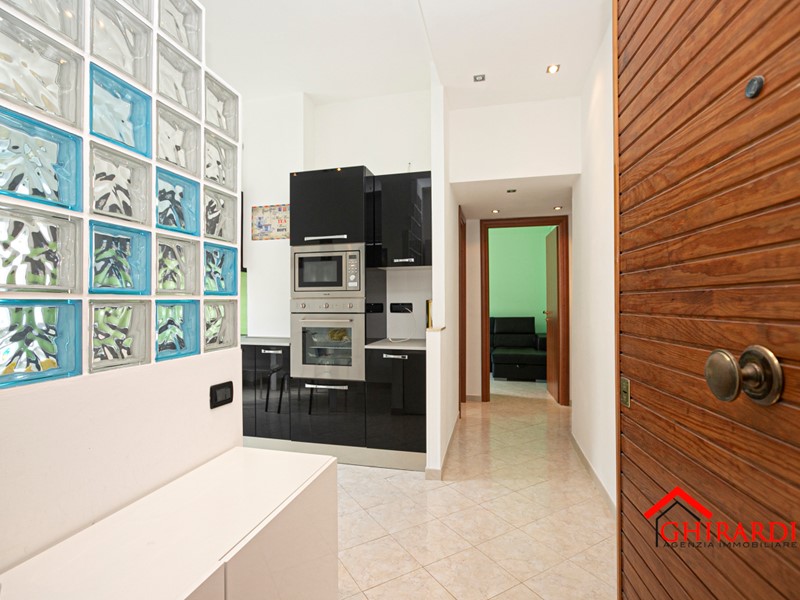 Appartamento in Vendita a Genova, zona Sestri Ponente, 90'000€, 67 m², arredato