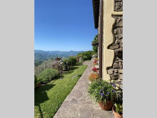 Casa Indipendente in Vendita a Fivizzano, zona Agnino, 395'000€, 129 m², arredato