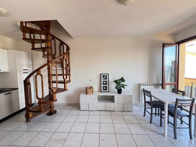 Trilocale in Vendita a Santa Maria a Monte, 78'000€, 65 m², arredato, con Box