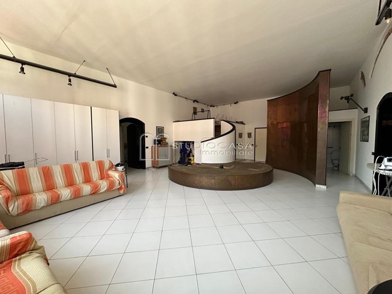 Appartamento in Vendita a Pisa, 540'000€, 250 m²