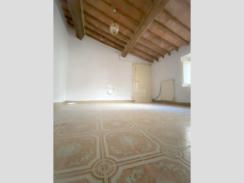 Appartamento in Vendita a Castelnuovo di Val di Cecina, zona Sasso Pisano, 60'000€, 127 m²