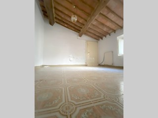 Appartamento in Vendita a Castelnuovo di Val di Cecina, zona Sasso Pisano, 60'000€, 127 m²