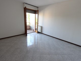 Quadrilocale in Vendita a Aulla, 93'000€, 76 m²