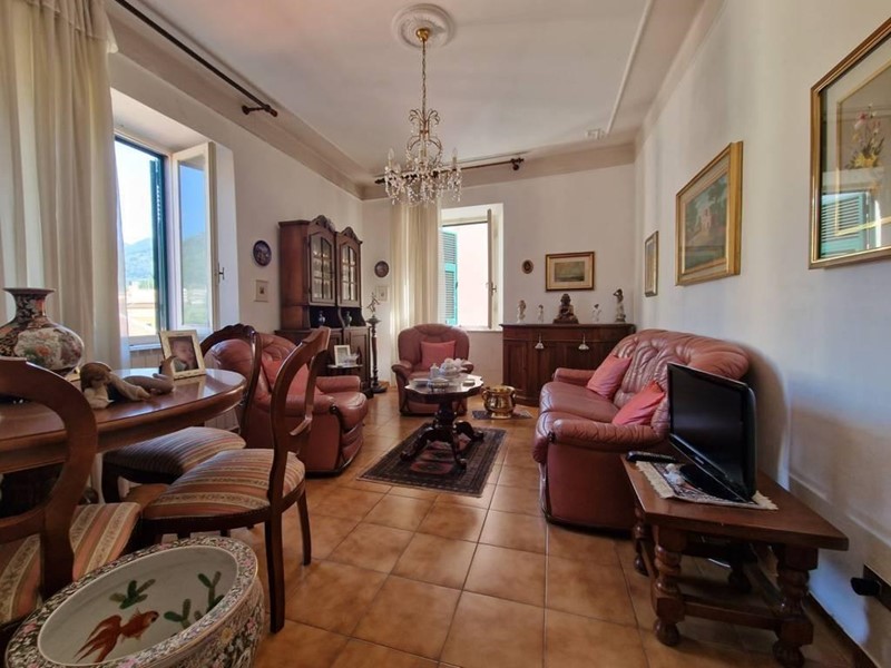 Quadrilocale in Vendita a Carrara, 88'000€, 70 m²