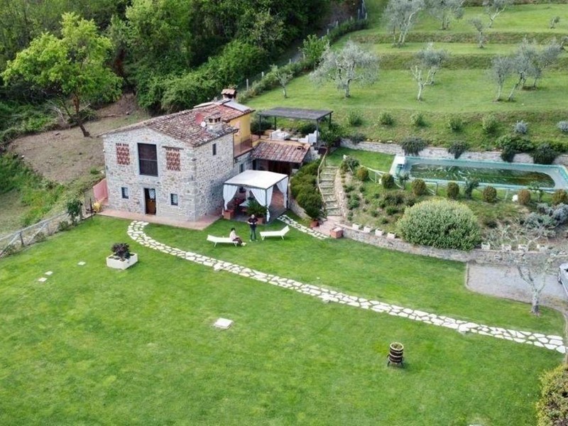 Casa di corte in Vendita a Pescia, 395'000€, 90 m², arredato
