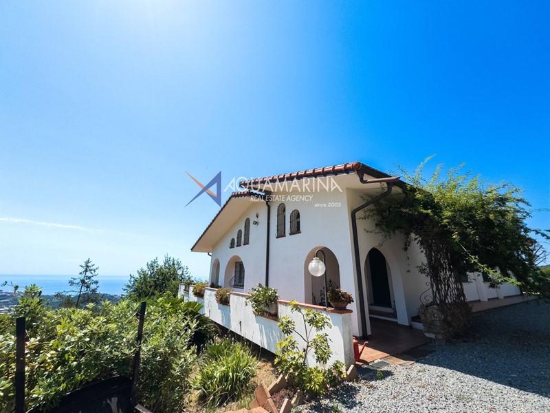 Villa in Vendita a Sanremo, 780'000€, 236 m²