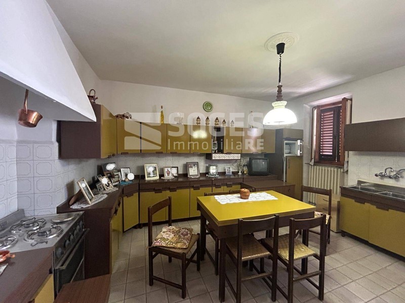 Appartamento in Vendita a Castelfranco Piandiscò, 119'000€, 140 m²