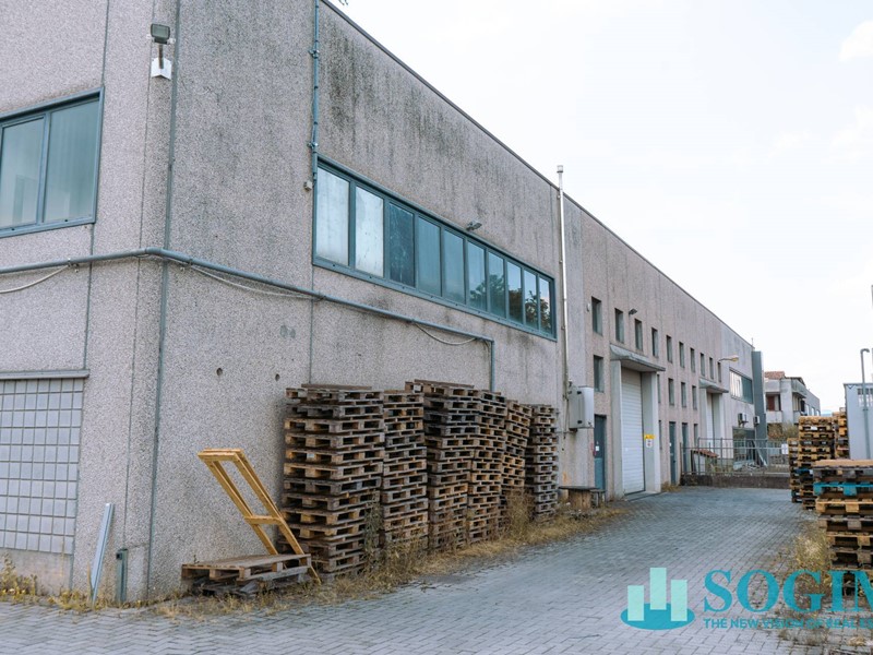 Capannone in Vendita a Binago, 330'000€, 520 m²