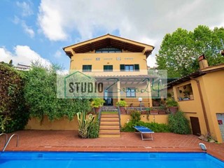 Villa in Vendita a Massarosa, 1'300'000€, 283 m²