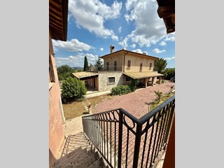 Rustico in Vendita a Ancarano, 460'000€, 265 m²