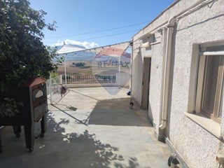 Casa Indipendente in Vendita a Valderice, 58'000€, 69 m²