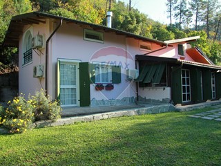 Villa in Vendita a Sestri Levante, 320'000€, 200 m²