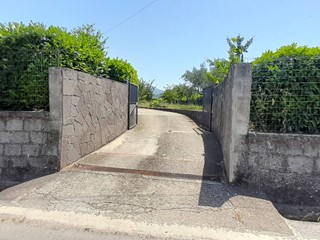 Villa in Vendita a San Lorenzello, 435'000€, 460 m²