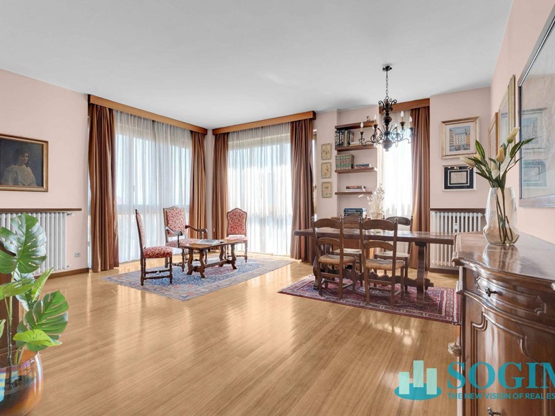 Quadrilocale in Vendita a Sesto San Giovanni, 485'000€, 150 m²