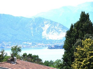 Trilocale in Vendita a Laveno Mombello, 125'000€, 65 m²