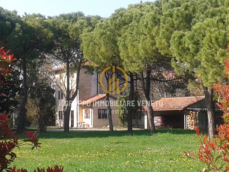 Rustico in Vendita a Jesolo, 1'500'000€, 562 m²
