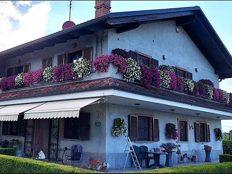 Villa in Vendita a San Benigno Canavese, 480'000€, 334 m²