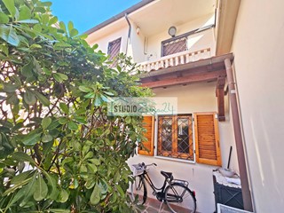 Casa Semi Indipendente in Vendita a Viareggio, 525'000€, 99 m²