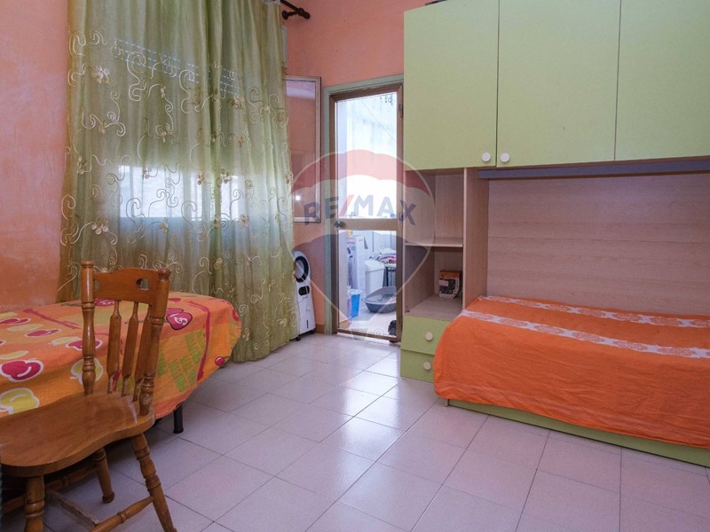 Trilocale in Vendita a Catania, 54'000&euro;, 64 m²