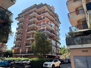 Appartamento in Vendita a Catania, 190'000&euro;, 145 m²