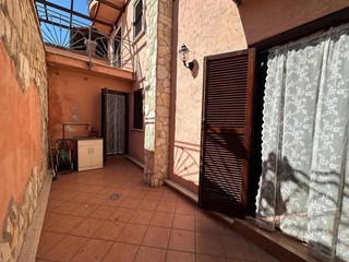 Villa bifamiliare in Vendita a Ardea, 195'000€, 126 m²