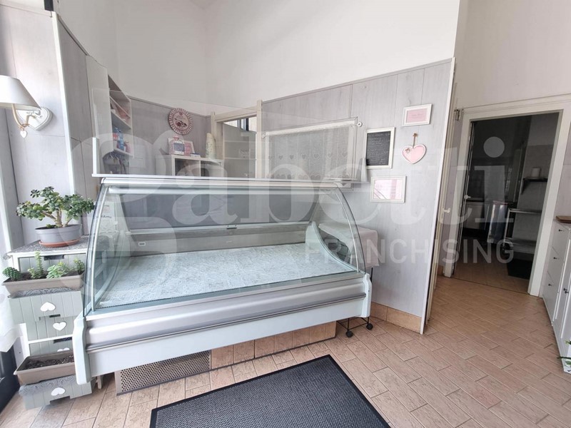 Negozio in Vendita a Lecco, 120'000€, 80 m²