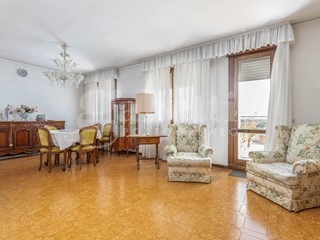 Attico in Vendita a Portogruaro, 225'000€, 126 m²