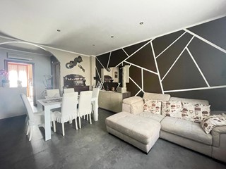 Trilocale in Vendita a Magenta, 179'000€, 100 m²