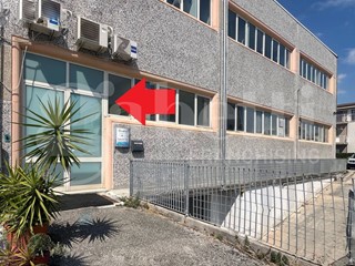 Laboratorio in Vendita a San Benedetto del Tronto, 180'000€, 283 m²