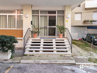 Attività commerciale in Vendita a Gabicce Mare, 620'000&euro;, 843 m²