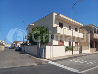 Casa Indipendente in Vendita a Ugento, 175'000€, 300 m², arredato