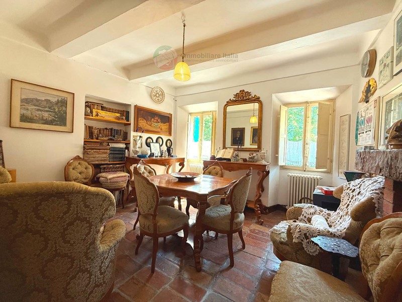 Appartamento in Vendita a Saludecio, 120'000€, 155 m²