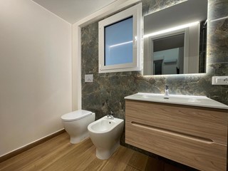 Trilocale in Affitto a Palermo, 1'300€, 75 m²