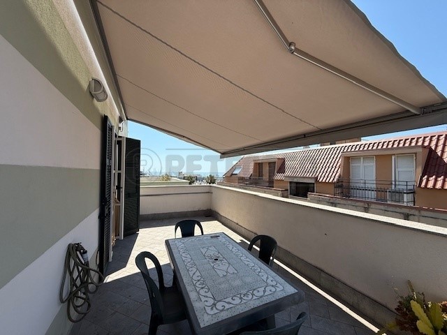 Quadrilocale in Vendita a Loano, 520'000€, 70 m², arredato, con Box