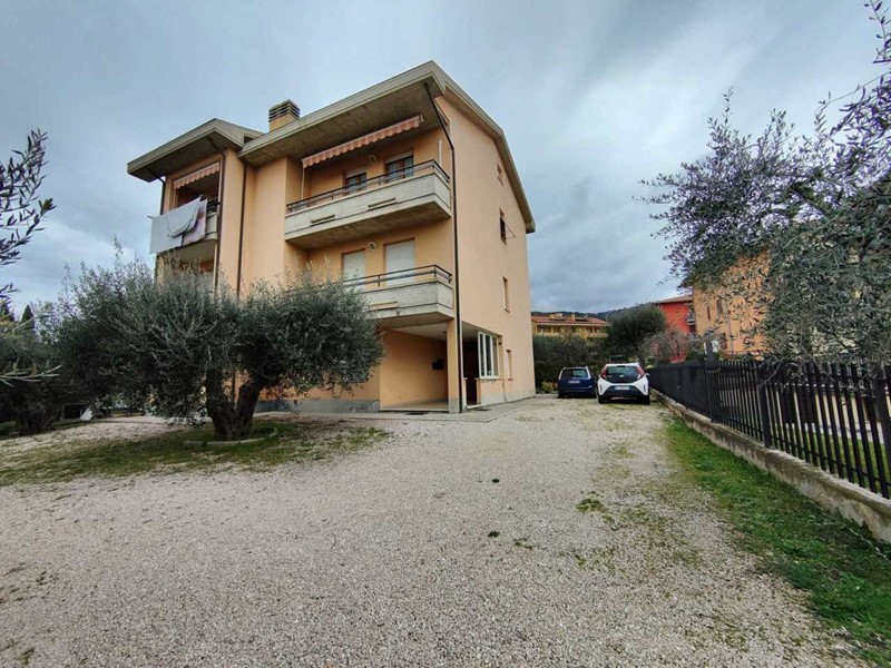 Quadrilocale in Vendita a Passignano sul Trasimeno, 195'000€, 130 m², con Box
