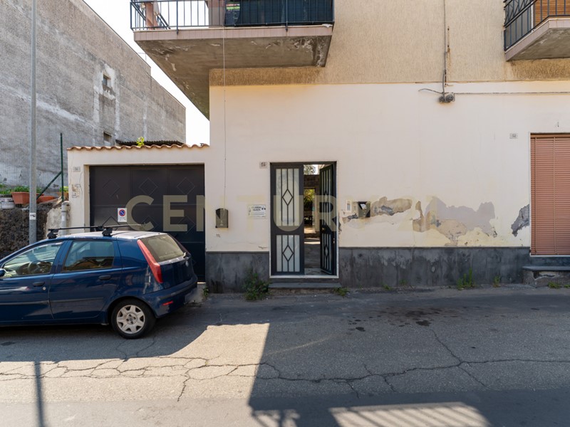 Casa Indipendente in Vendita a Camporotondo Etneo, 110'000&euro;, 110 m²