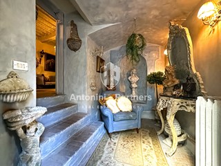 Appartamento in Vendita a Todi, 500'000€, 250 m²