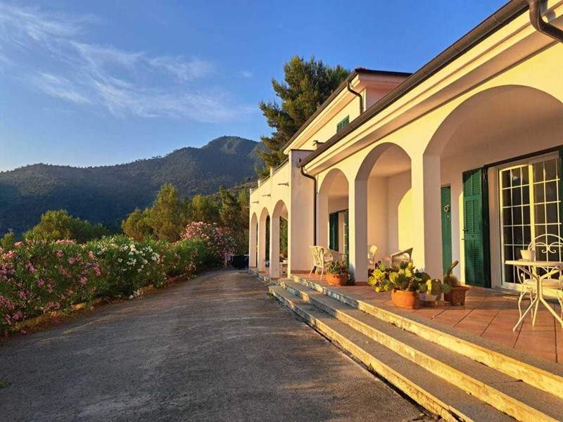 Casa Indipendente in Vendita a Seborga, 699'000€, 914 m²