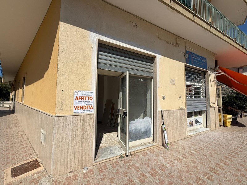 Immobile commerciale in Vendita a Ascea, zona Marina , 129'000€, 60 m²